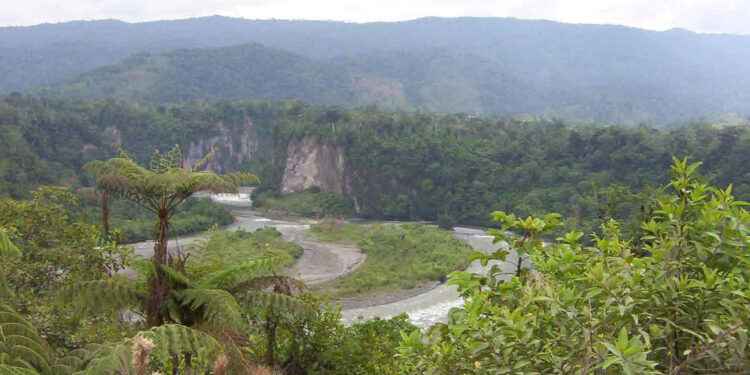 SUCUMBIOS: Carchi y Esmeraldas tendràn nueva reserva hidrica