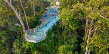 SUCUMBÍOS: primer puente mirador de cristal se inauguró en Lago Agrio