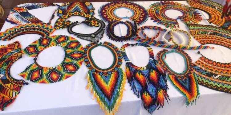 NAPO: Capacitación para emprendedores en diseño de bisutería