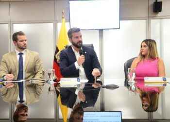 ACTUALIDAD >< GOBIERNOS SECCIONALES RECIBIRÁN 5,5% MÁS DE RECURSOS, DE PARTE DEL MINISTERIO DE ECONOMÍA