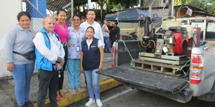 EQUIPO DE FUMIGACIÓN INICIÓ TRABAJO EN BARRIO SAN VALENTIN