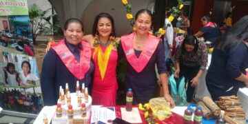 TREINTA MUJERES SE GRADUARON EN DIVERSAS ÁREAS DE EMPRENDIMIENTOS.