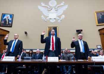 Militares testifican la observación de OVNIS