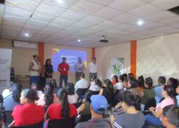 Ministerio de Educación socializó la confección de kits escolares