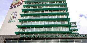 Comisión Ciudadana presenta propuesta de reforma al IESS