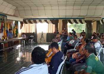 Reunión de trabajo en FedeSucumbíos para evaluar problemas