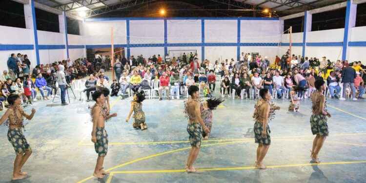 El Reventador se reactivó con la presencia masiva de visitantes