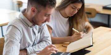 Millennials y centennials, las generaciones con más preocupaciones financieras