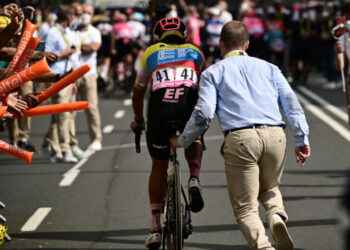 Richard Carapaz no continuará en el Tour de Francia