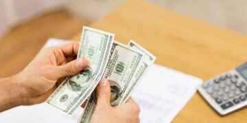 Trabajadores en la Sierra y Amazonía recibirán el décimo cuarto sueldo hasta el 15 de agosto