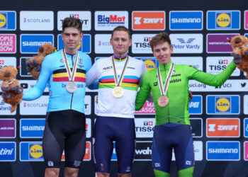 Van der Poel campeón del mundo en ciclismo de ruta