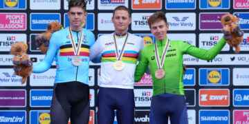 Van der Poel campeón del mundo en ciclismo de ruta