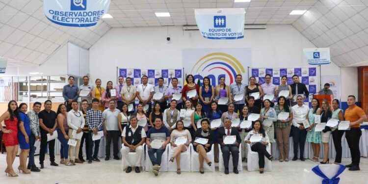 Semana de la Democracia concluye con entrega de reconocimiento a servidores electorales