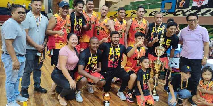 Leones se corono campeón del baloncesto masculino de Liga Lago Agrio.