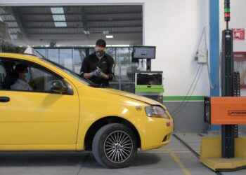 ¿Cómo desbloquear un vehículo dado de baja por falta de matriculación?