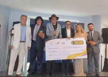 En Quito se desarrolló la entrega de premios el Colibrí de Plata.