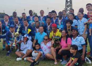 La Bomba Juslex alza su primer título en el 2024.