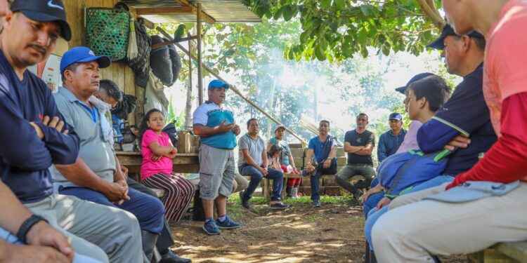 Se realizó la socialización de la vía lastrada para el recinto Cordón Productivo.