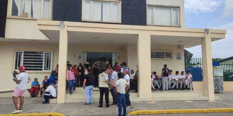 Moradores de la Av. Quito solicitan el servicio de la Cooperativa de Transporte Urbano El Puma llegue hasta el km 20.