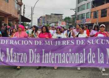 Federación de Mujeres de Sucumbíos realizo marcha por el Día de la Mujer.