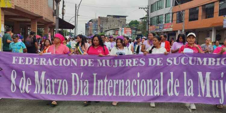 Federación de Mujeres de Sucumbíos realizo marcha por el Día de la Mujer.