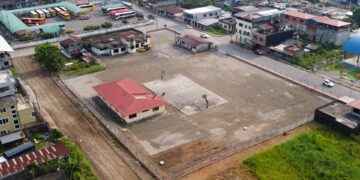 Alcaldía de Lago Agrio inauguro el cerramiento de la FONAKISE.