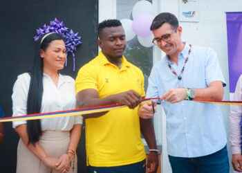 Junior Angulo deportista de Sucumbíos recibió una casa en Shushufindi.