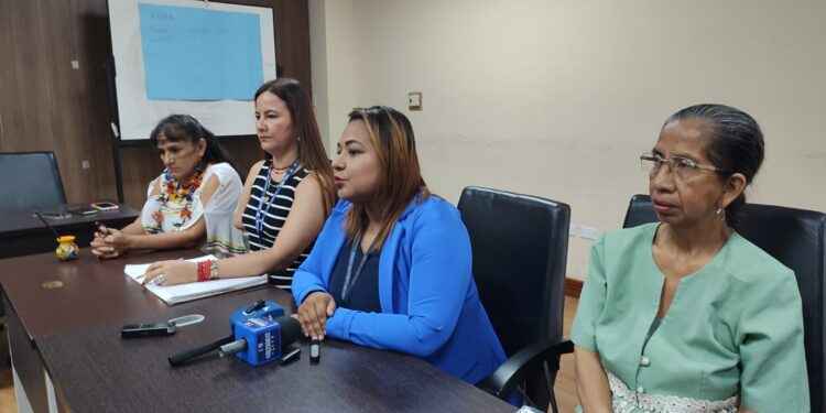 Ministerio de Producción, Comercio Exterior, Inversiones y Pesca presento proyecto de escuela de crecimiento y liderazgo empresarial.