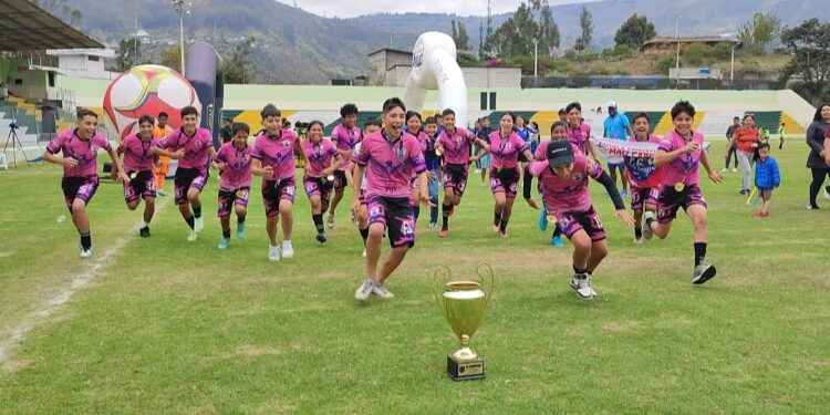 Sucumbíos tiene campeón nacional en la Liga Nacional Menor Mixto.