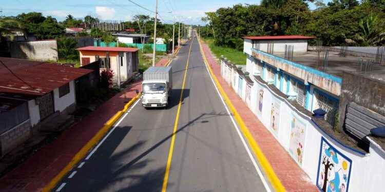 Asfaltado vial en La Bahía genera un polo de crecimiento y desarrollo en Nueva Loja.