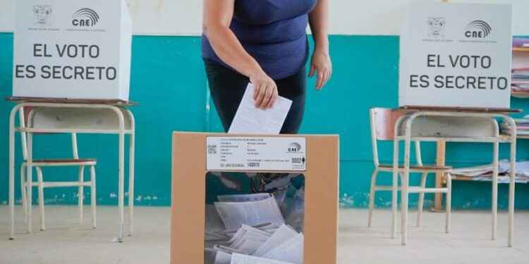 CNE proclama resultados definitivos del Referéndum y Consulta Popular 2024.