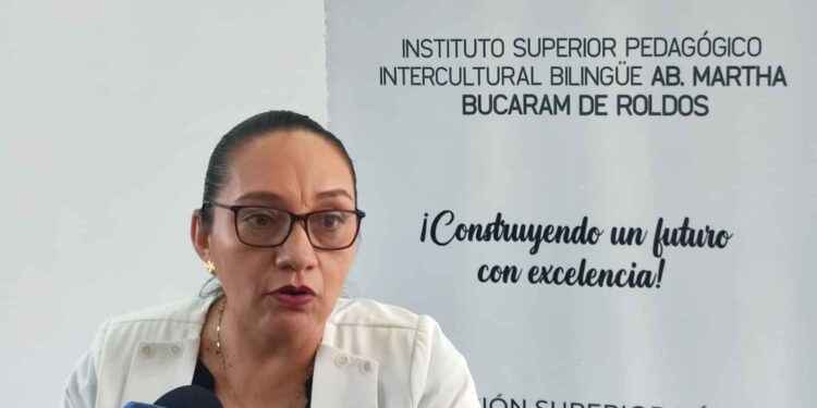 Instituto Martha Bucaram de Roldós prepara postulación para la educación.