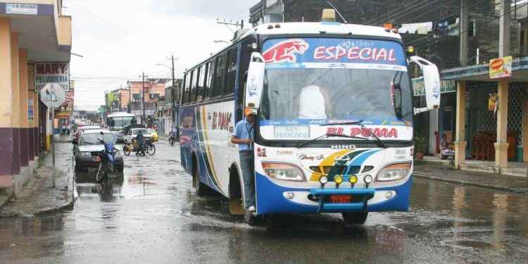 Cooperativa de Transporte Urbano El Puma informa cambio de rutas.