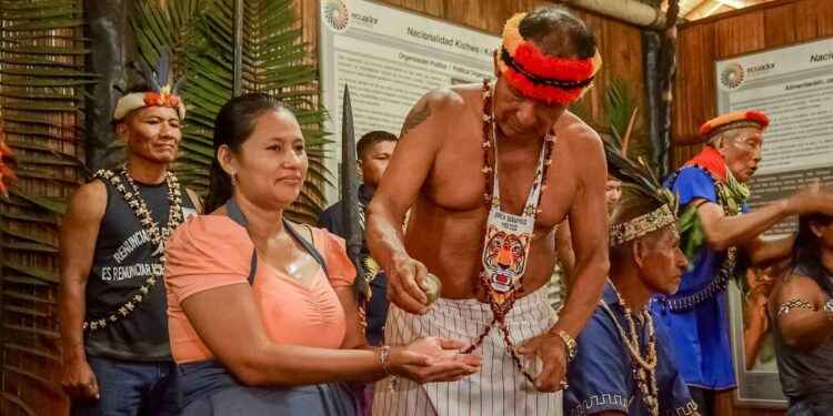 Las nacionalidades se unieron para ser parte de los 45 años de cantonización.