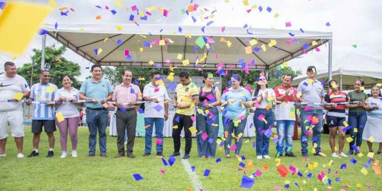 Alcaldía de Lago Agrio inauguro remodelación del Estadio Carlos Azuero Rodas.