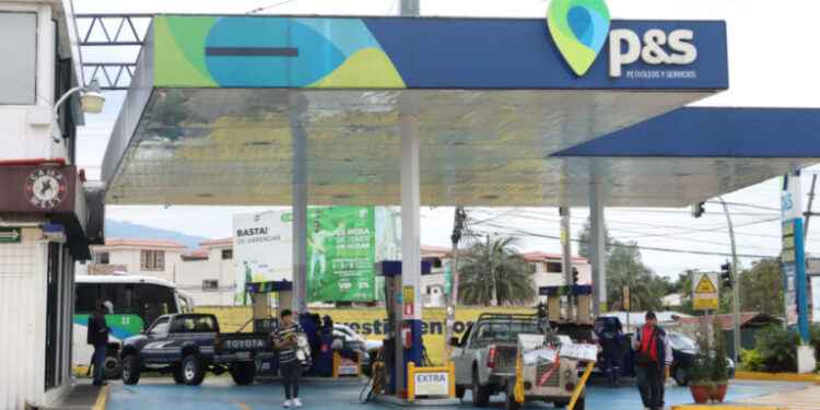 Se oficializó el esquema de estabilización de precios de la gasolina.