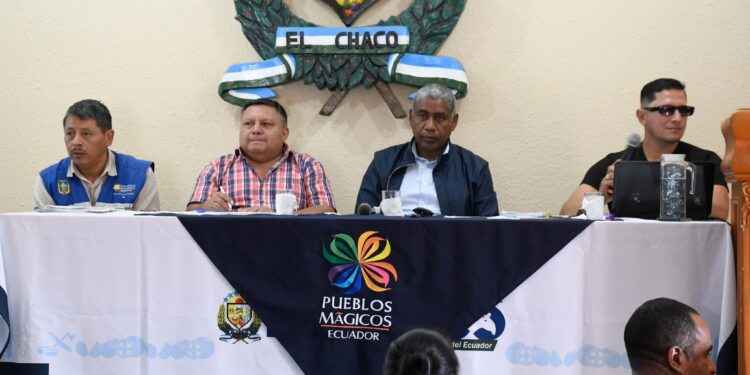 Parroquias del cantón El Chaco fueron afectadas por las fuertes lluvias.