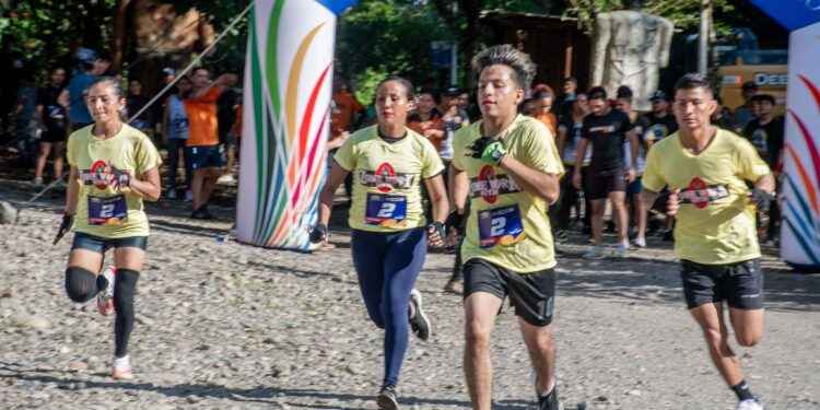 Los Gym se unieron al aniversario de Lago Agrio.