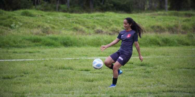 Kimberly Monar deportista de Sucumbíos participo de la Super Liga Femenina.