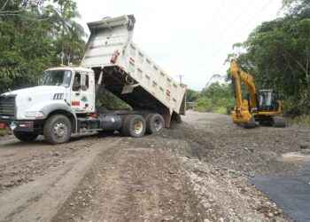 Pacayacu se beneficia con obra de asfalto.