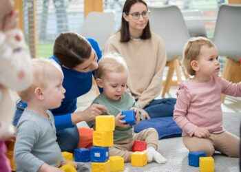 El poder del bilingüismo temprano: Beneficios y consejos para incorporar el inglés en la vida de un bebé.