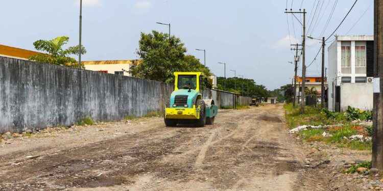 Mejoramos el acceso peatonal y vehicular en unidades educativas