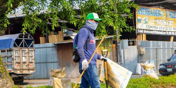 Mingas de limpieza en las calles principales de El Coca.