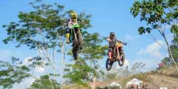 La adrenalina del motocross se vivió en el Verano Fest.