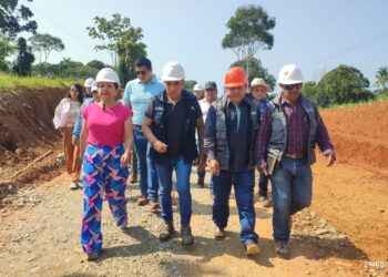 Pacayacu contará con nueva vía asfaltada.