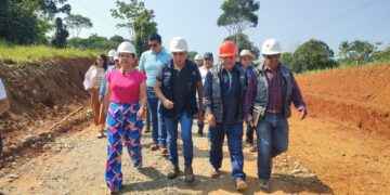 Pacayacu contará con nueva vía asfaltada.