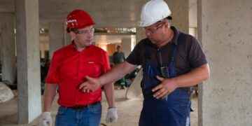 ¿Cómo reducir el trabajo informal que afecta a más de la mitad de los jóvenes ecuatorianos?