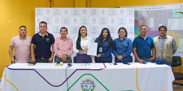 Alcaldía de Shushufindi firma convenio para la construcción de Unidades Básicas Sanitarias.