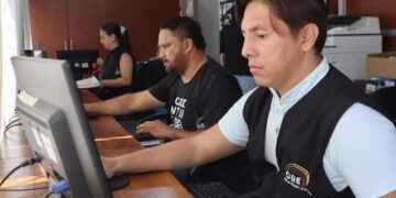 CNE Sucumbíos brinda asistencia técnica a organizaciones políticas para la inscripción de candidatos.