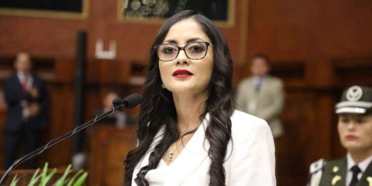 Viviana Veloz es la nueva presidenta de la Asamblea Nacional.